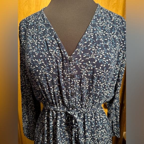 Gap blue and white floral smocked V-neck mini dress size medium - Picture 4 of 6